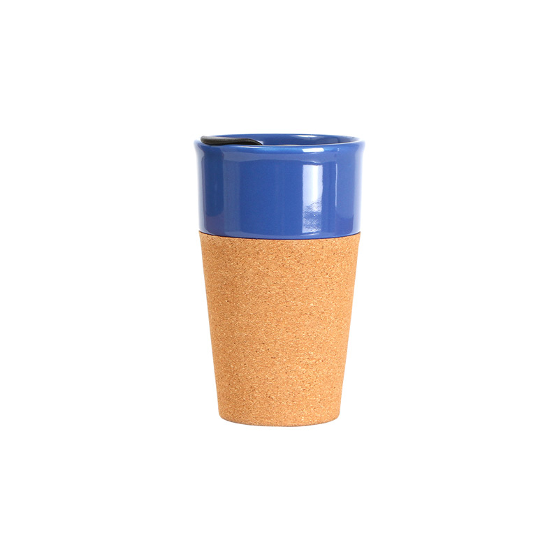 TE-200, Vaso fabricado en cerámica con base de corcho y tapa de polipropileno (PP), tapa abre fácil. Capacidad de 400 ml.